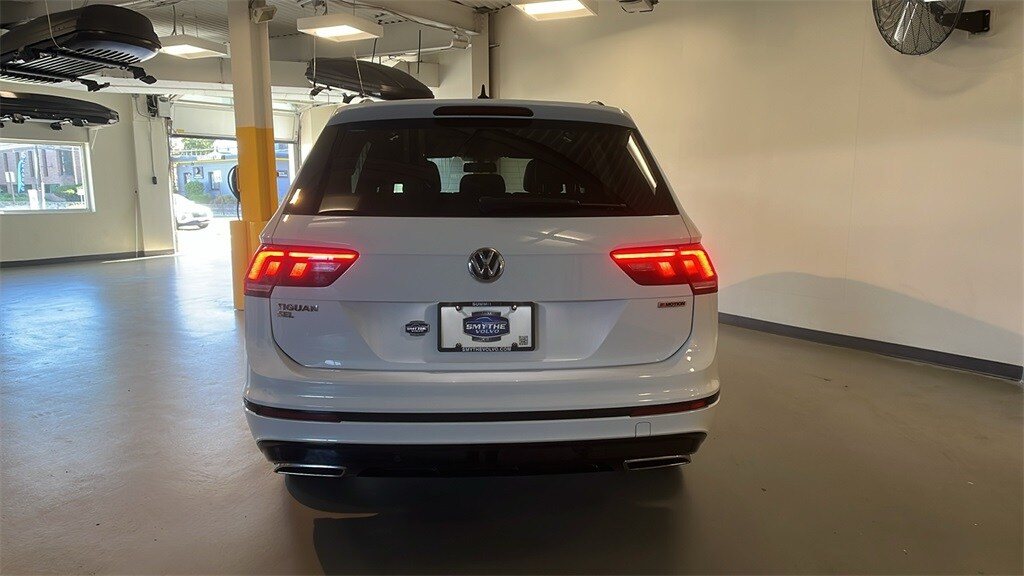 2019 Volkswagen Tiguan SEL R-Line photo 3