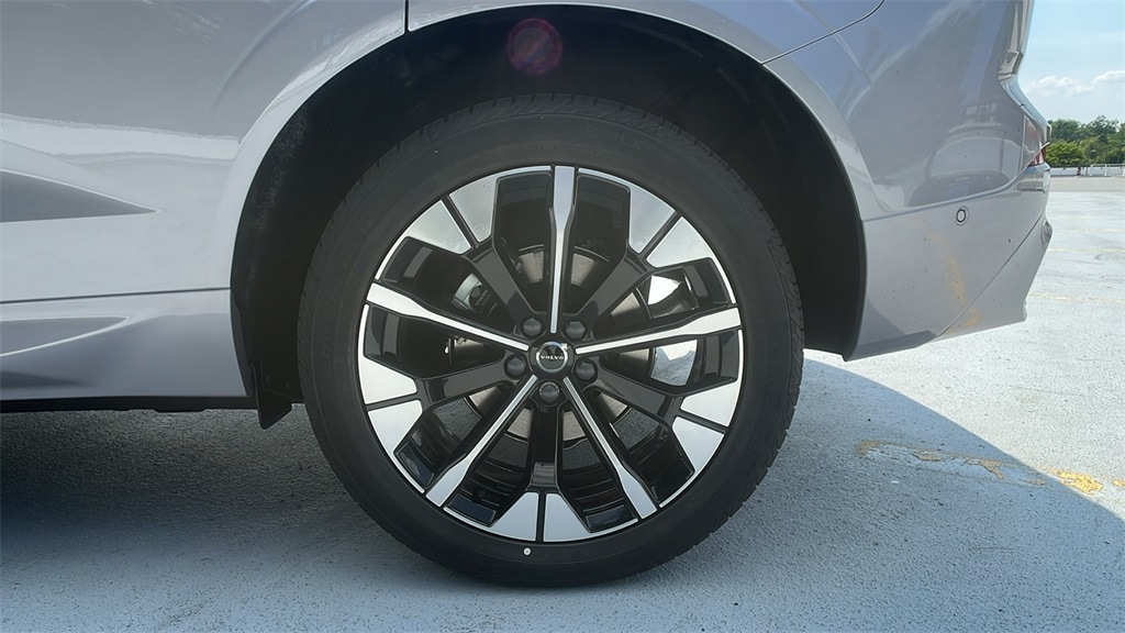 New 2026 Volvo XC60 B5 Plus SUV