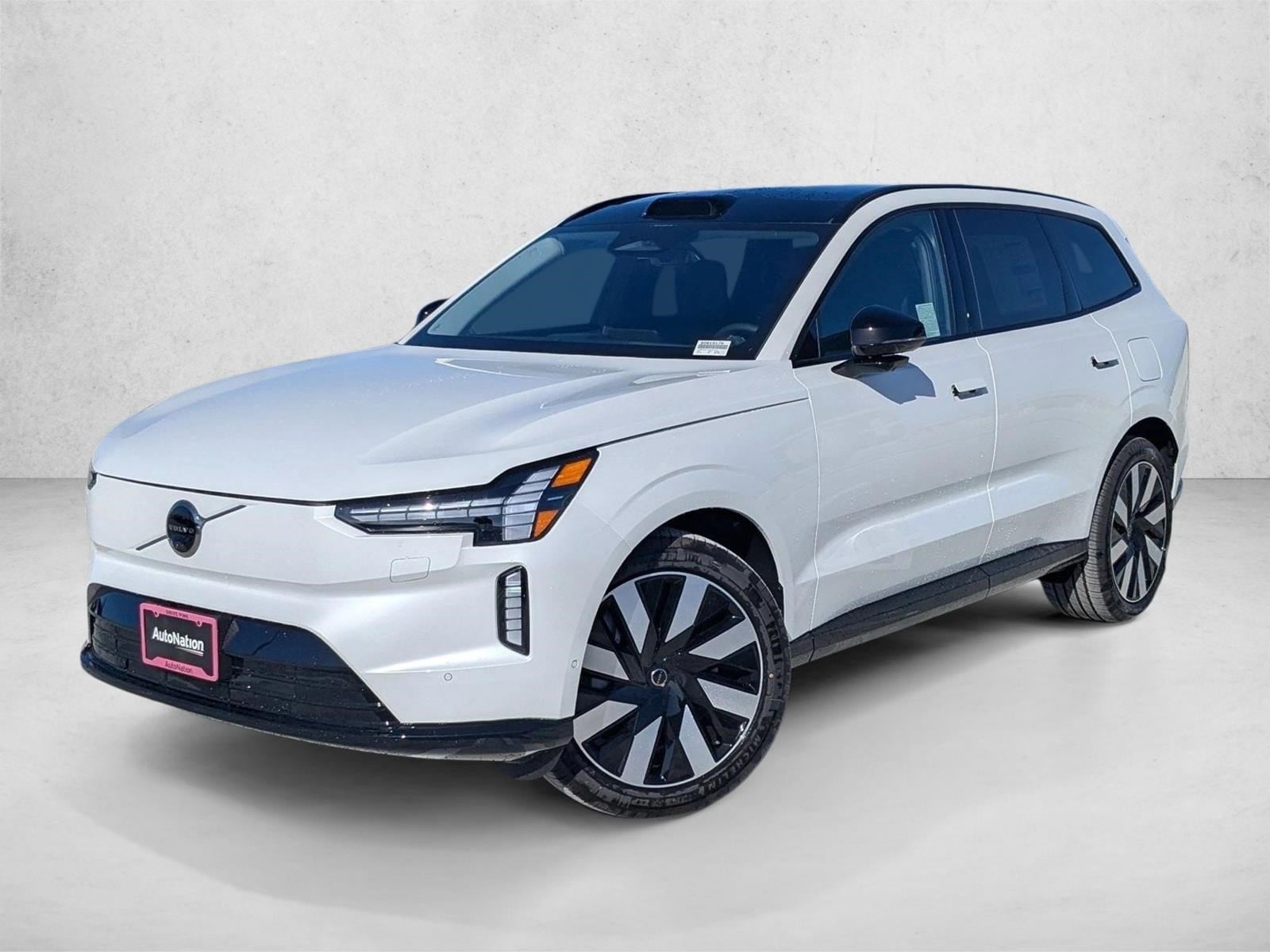 2025 Volvo EX90 Ultra's photo