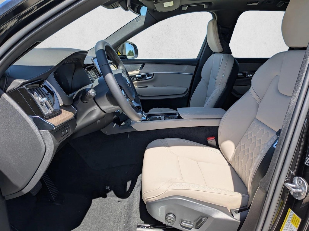 New 2026 Volvo XC90 plug-in hybrid Plus SUV