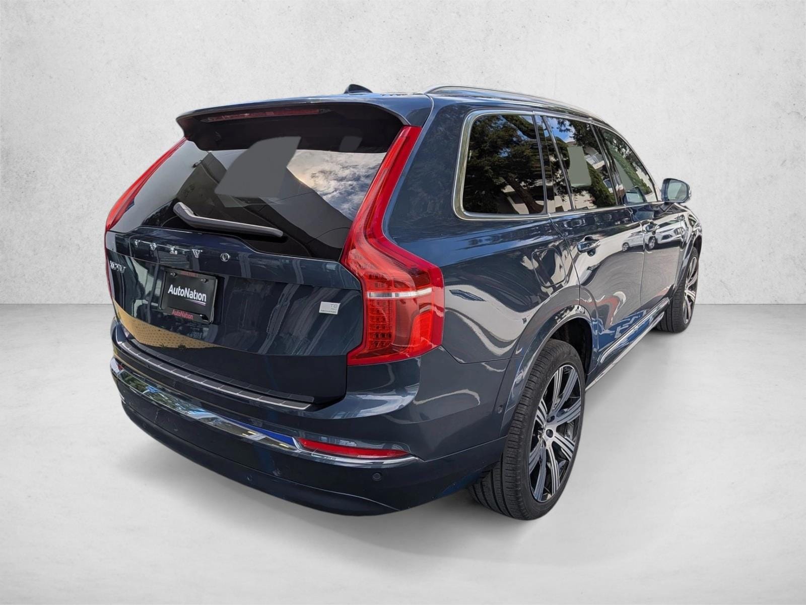 2023 Volvo XC90 Recharge Plug-In Hybrid Plus 6-Seater photo 4