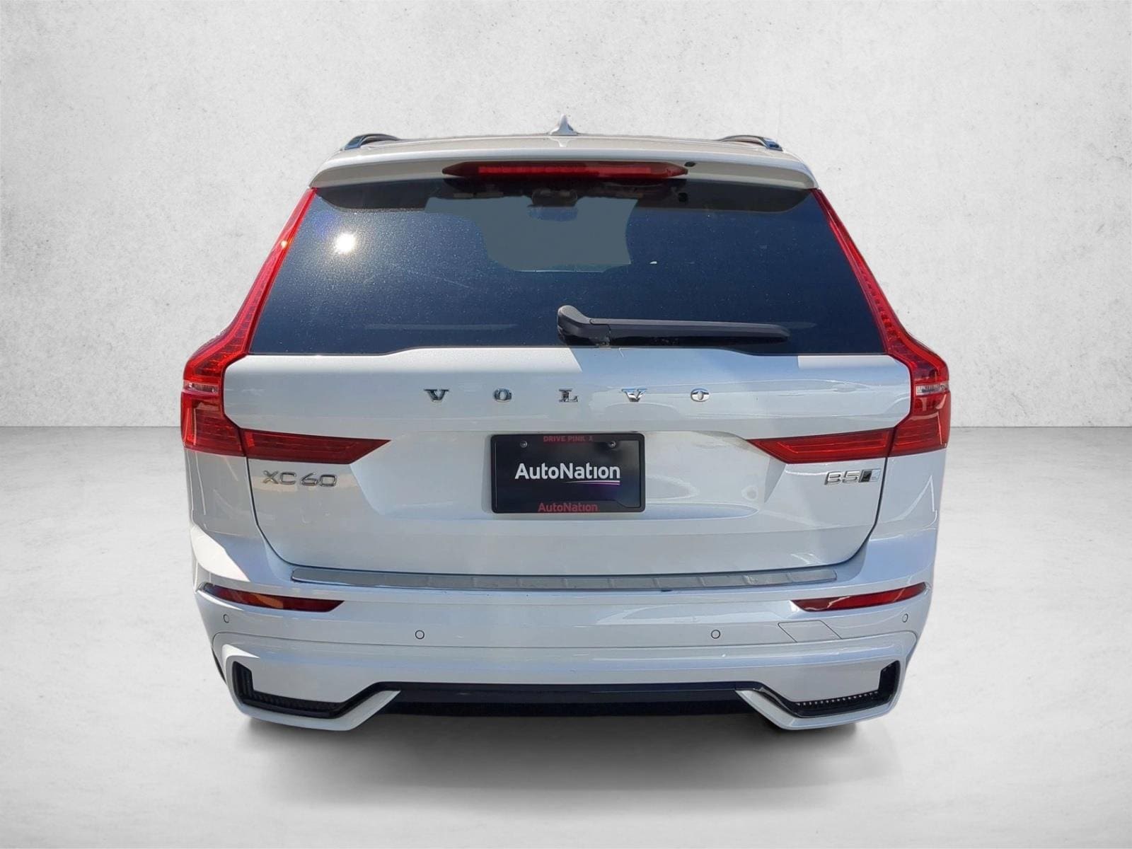 2023 Volvo XC60 B5 AWD Ultimate Dark photo 6