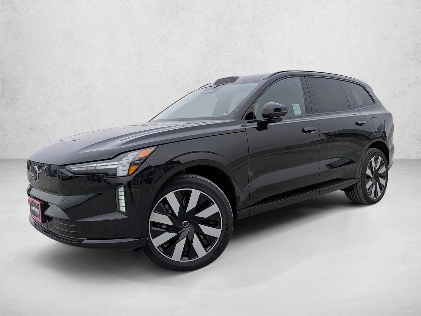 2025 Volvo EX90 Plus's photo