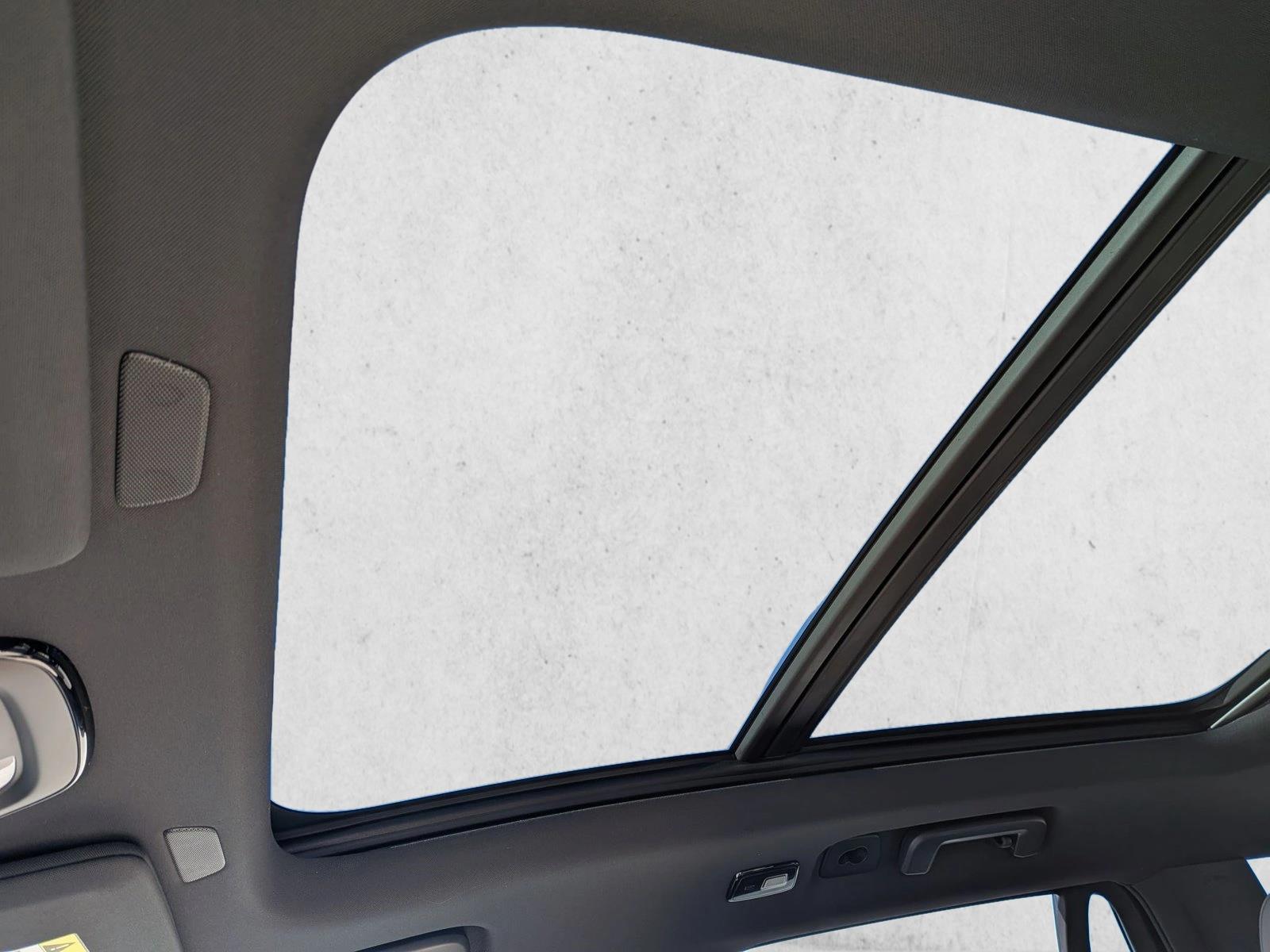 2026 Volvo XC90 plug-in hybrid Plus photo 5