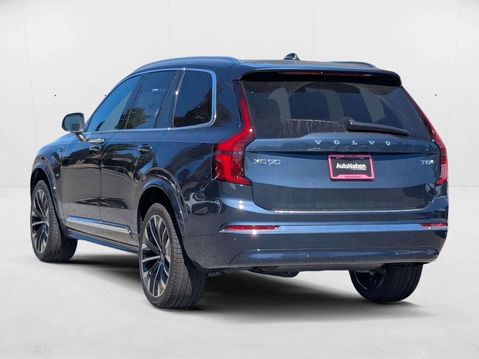 2026 Volvo XC90 Plus - Photo 8