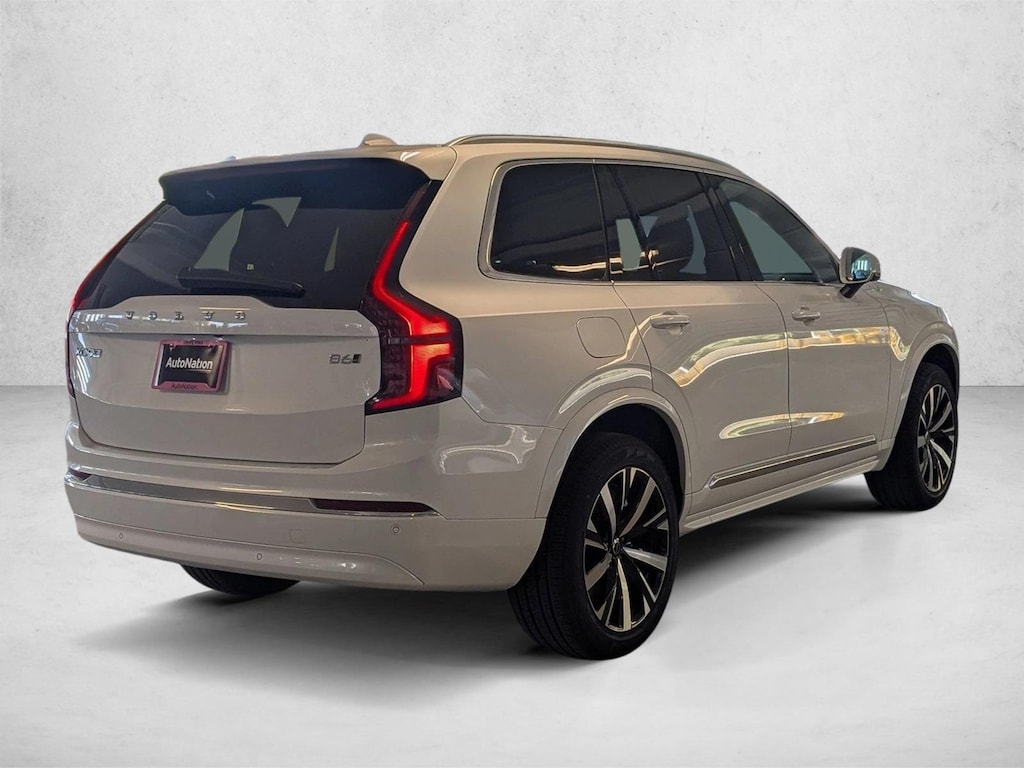 New 2026 Volvo XC90 Core SUV