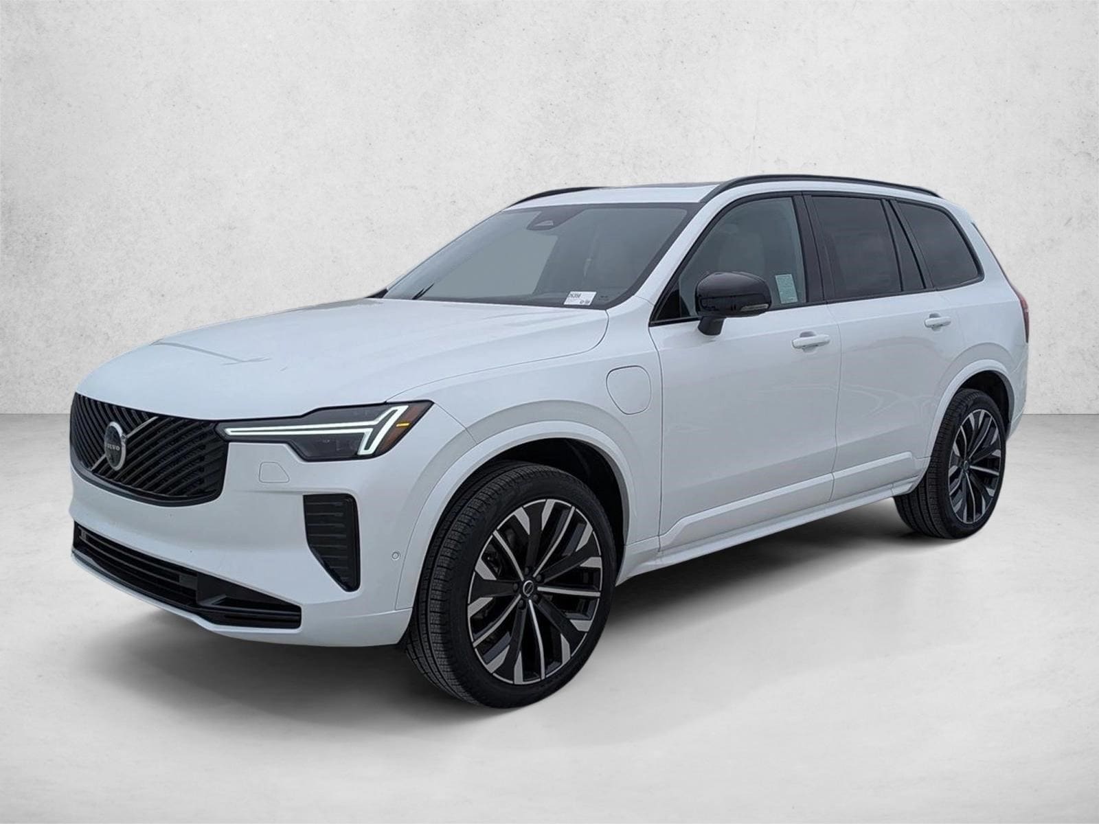 2026 Volvo XC90 T8 Recharge Ultra Dark 6-Seater 4WD's photo