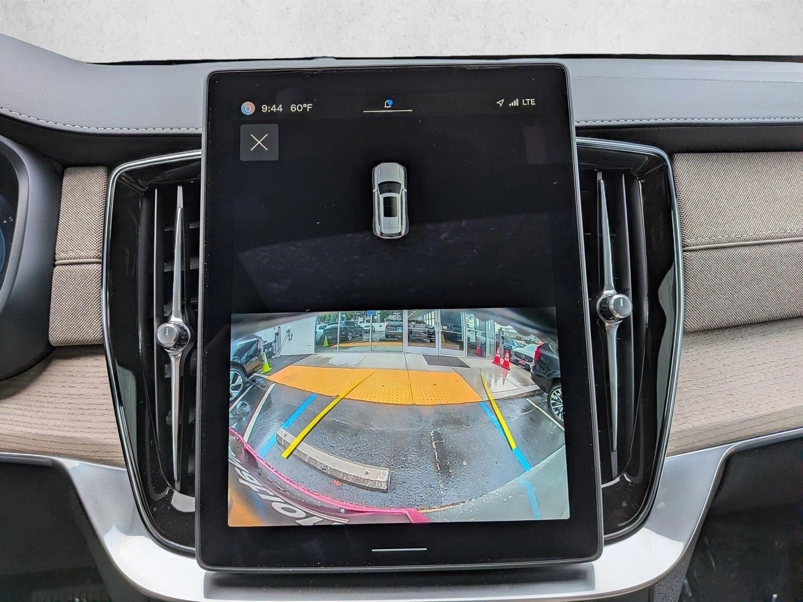 2025 Volvo XC90 Core - Photo 16