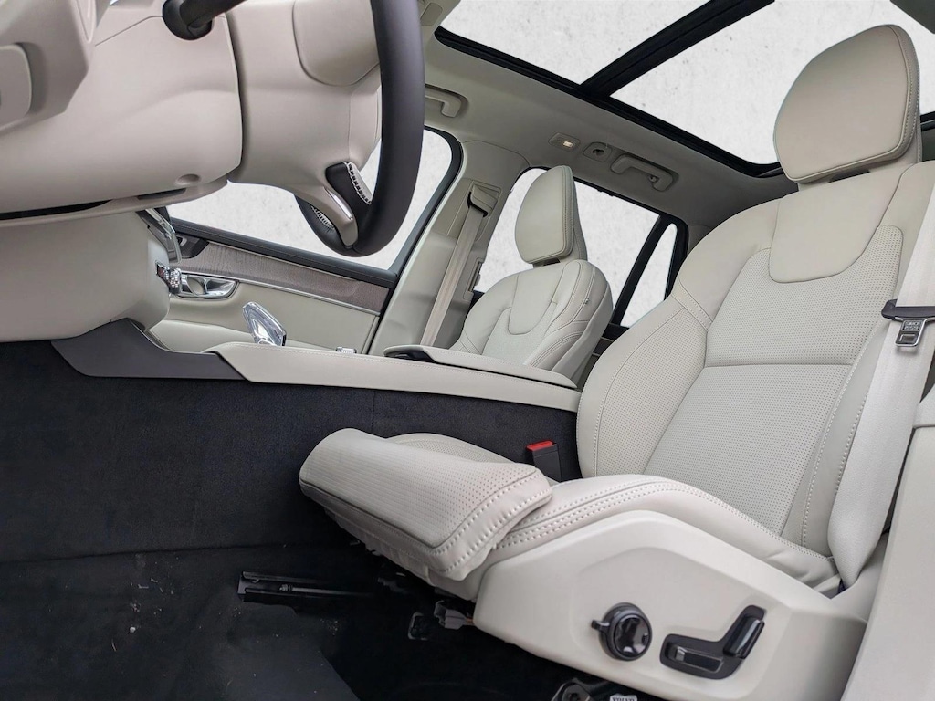 New 2026 Volvo XC90 plug-in hybrid Ultra SUV