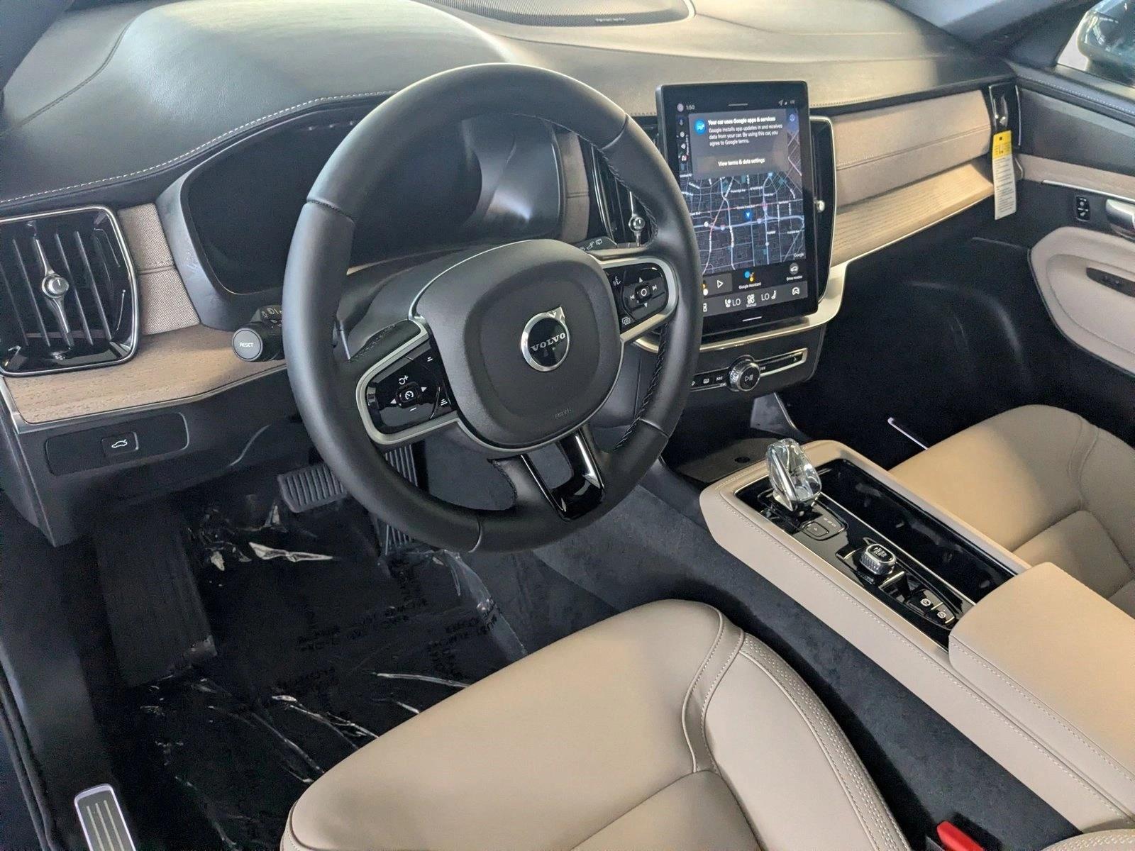 2026 Volvo XC90 Plus photo 3