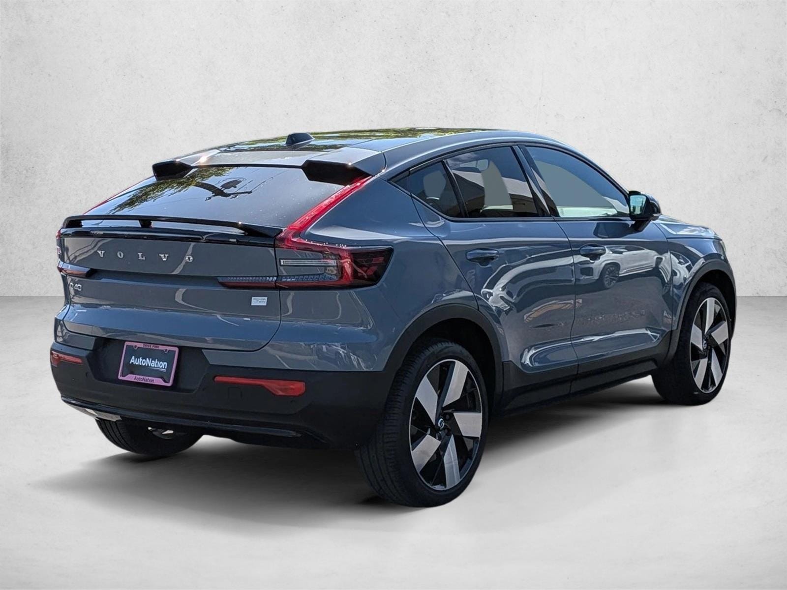 2023 Volvo C40 Recharge Pure Electric Twin Ultimate photo 4