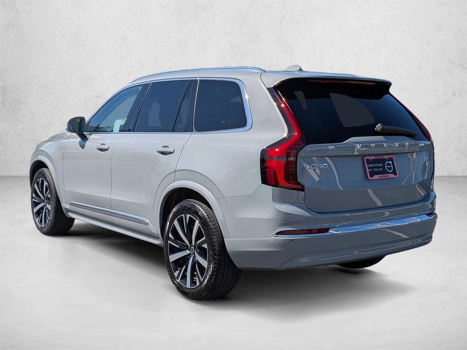 2026 Volvo XC90 B5 Core photo 3
