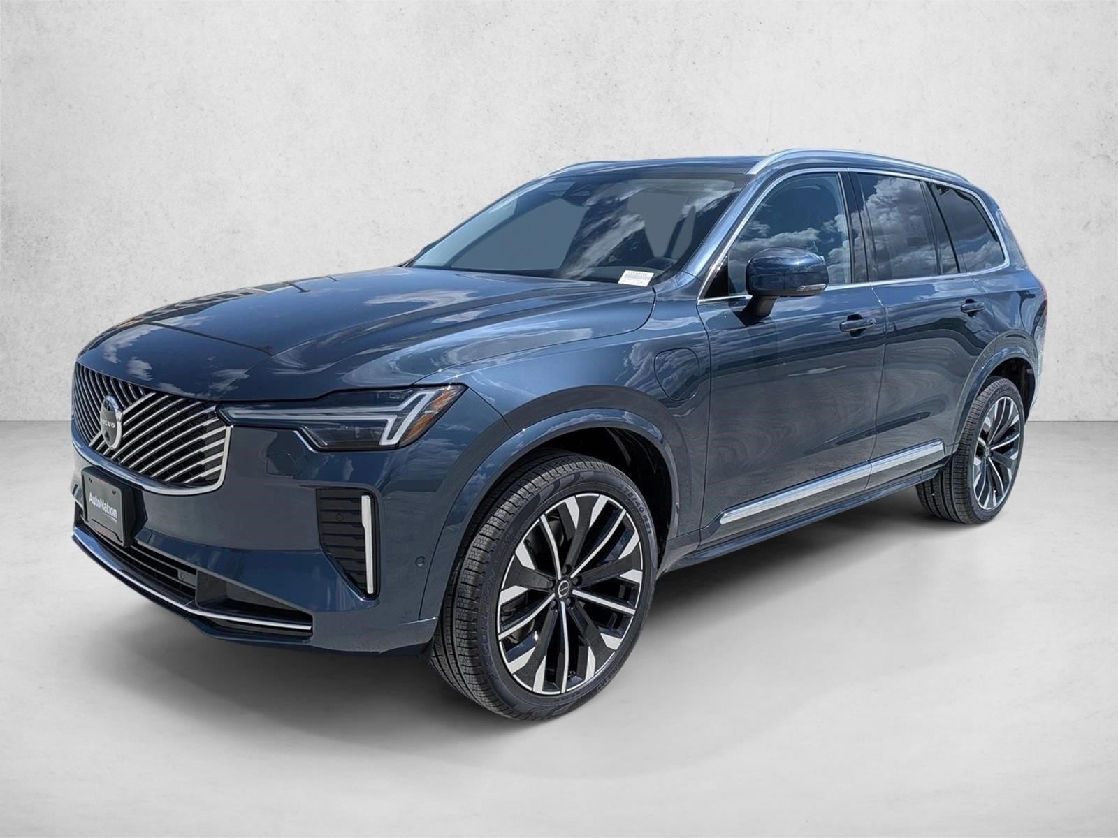 2026 Volvo XC90 T8 Recharge Plus Bright 6-Seater 4WD's photo