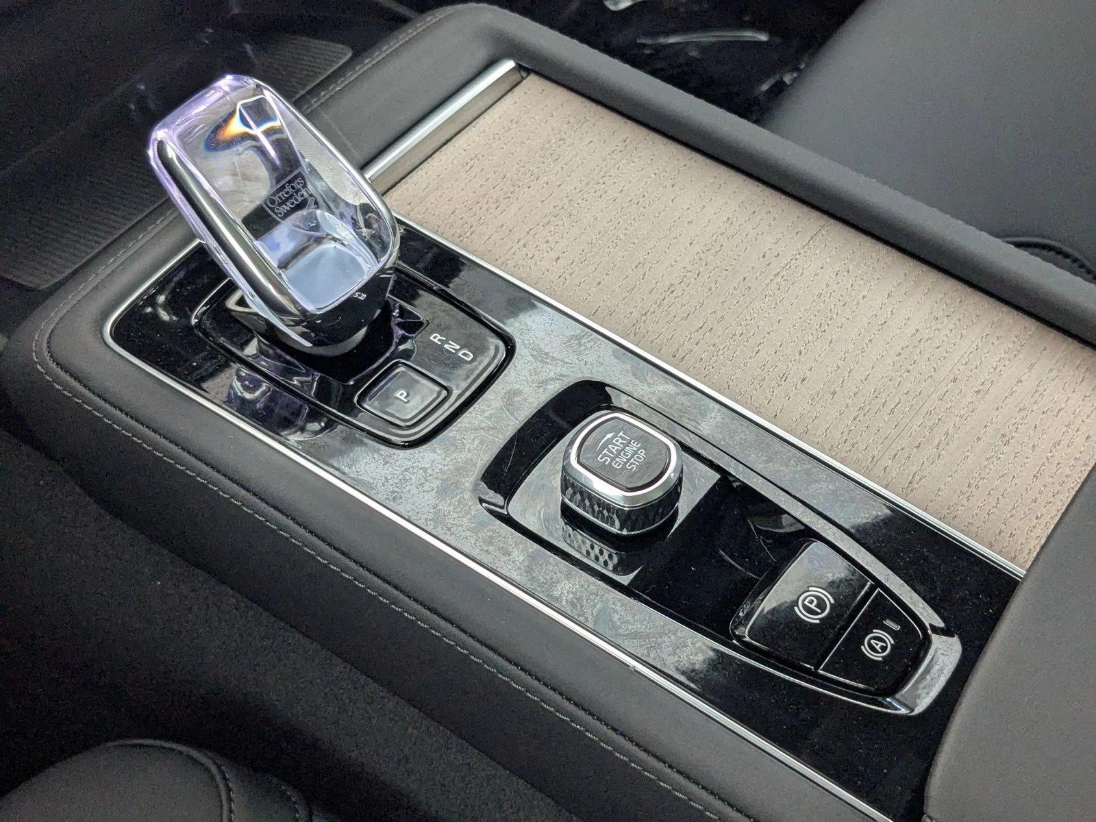 2026 Volvo XC90 Plus - Photo 12