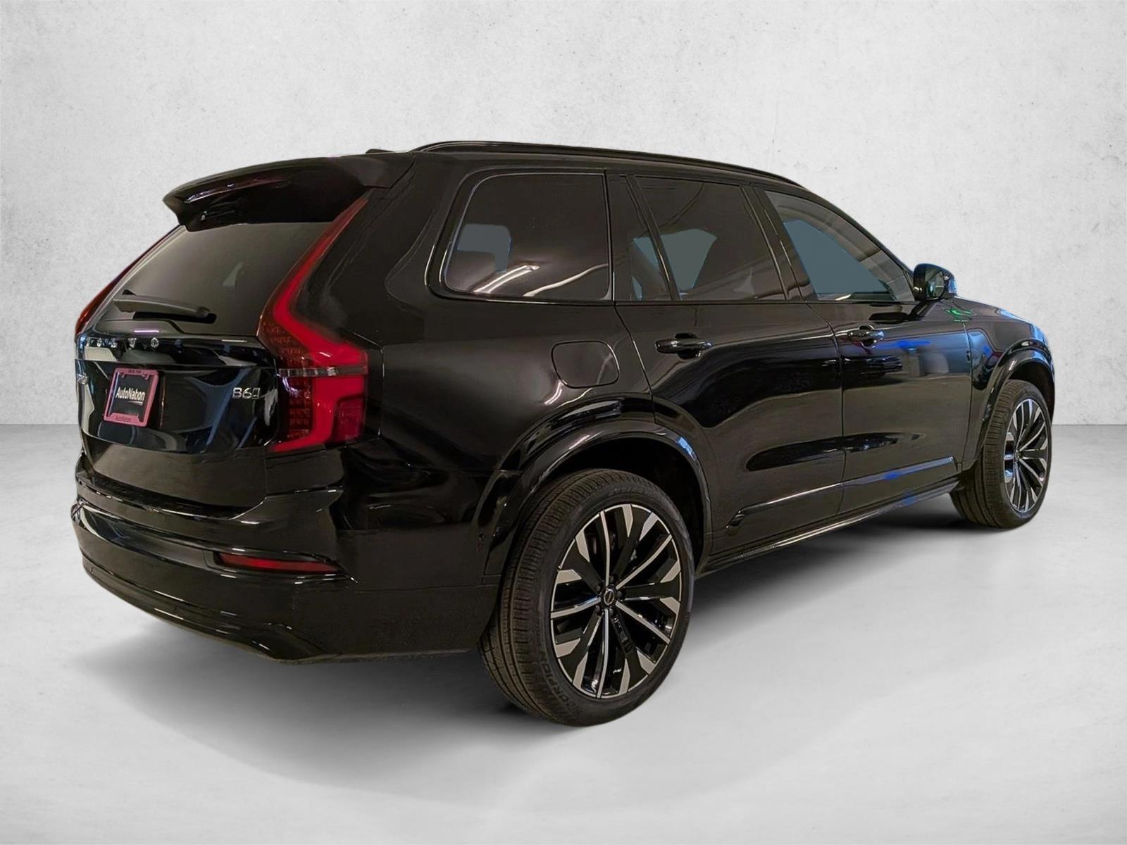2026 Volvo XC90 photo 2