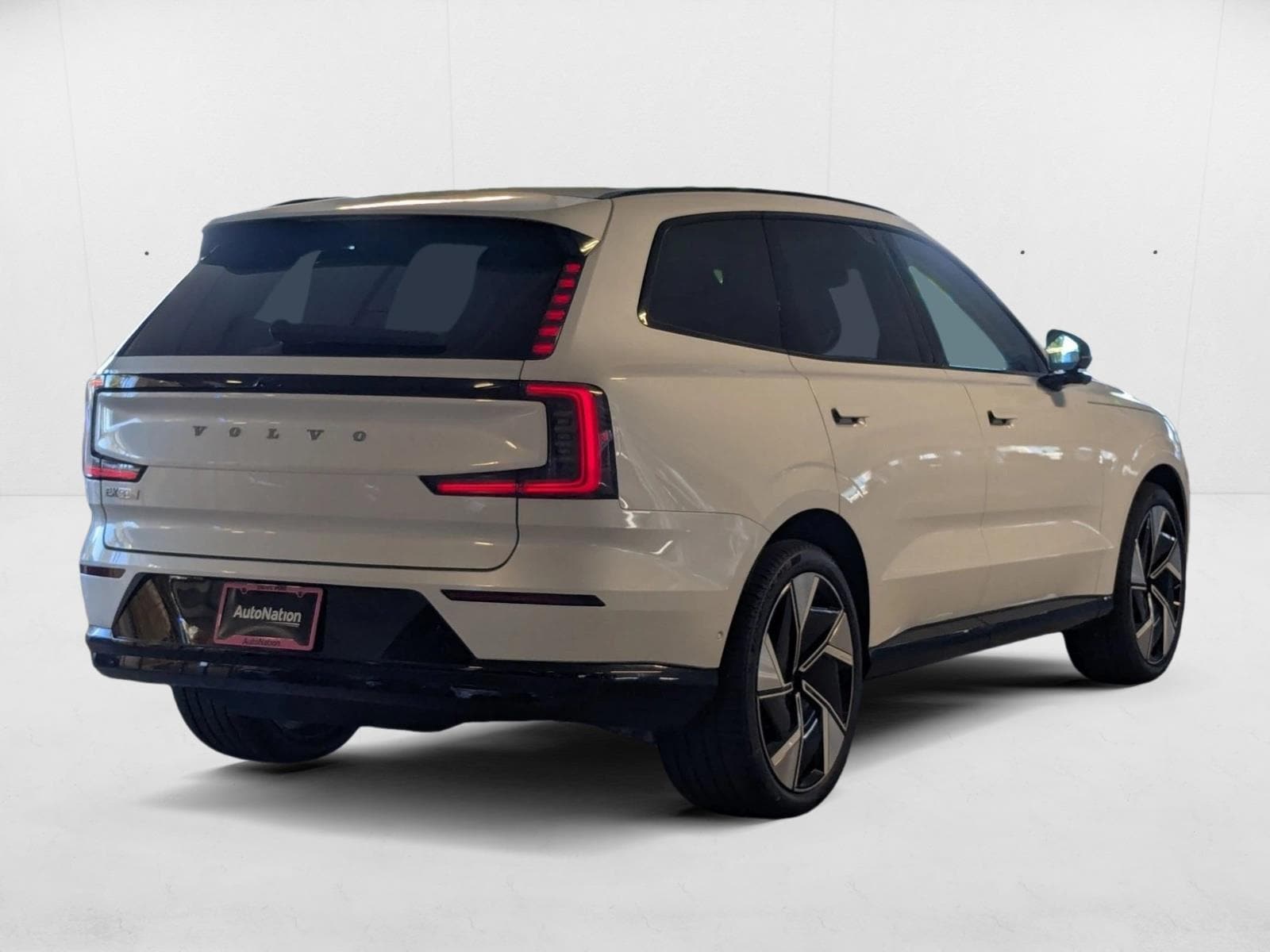 Used 2025 Volvo EX90 Ultra with VIN 7JDE23VL8SG017229 for sale in Santa Clara, CA