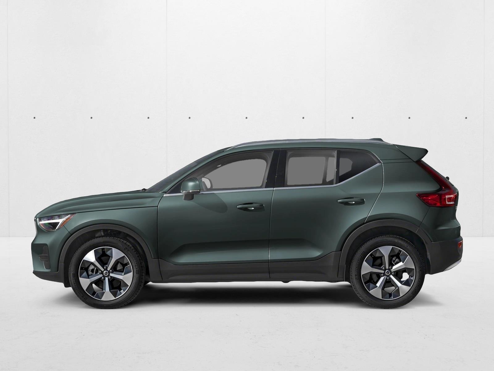 2026 Volvo XC40 Plus photo 2