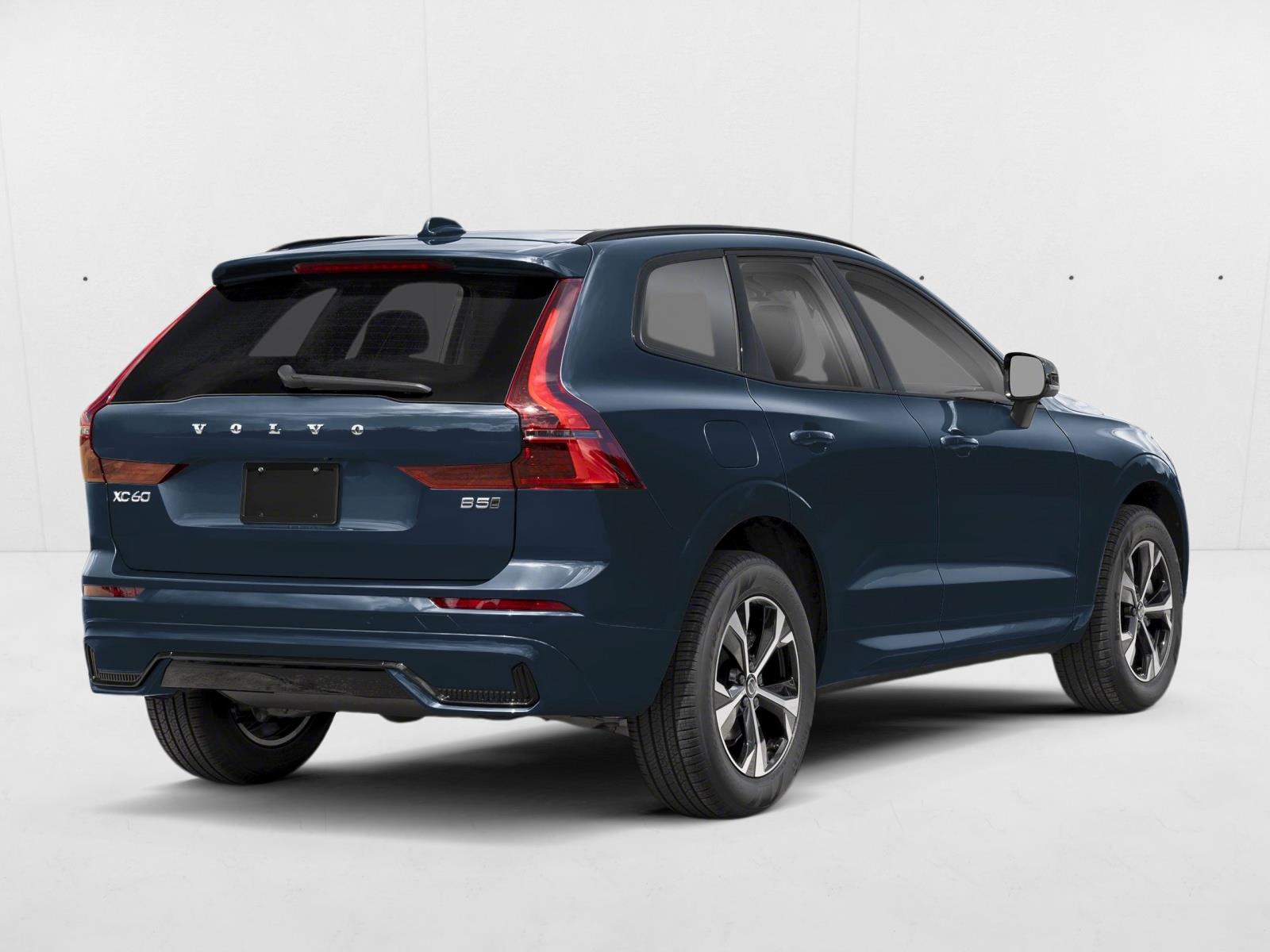 2026 Volvo XC60 Plus photo 2