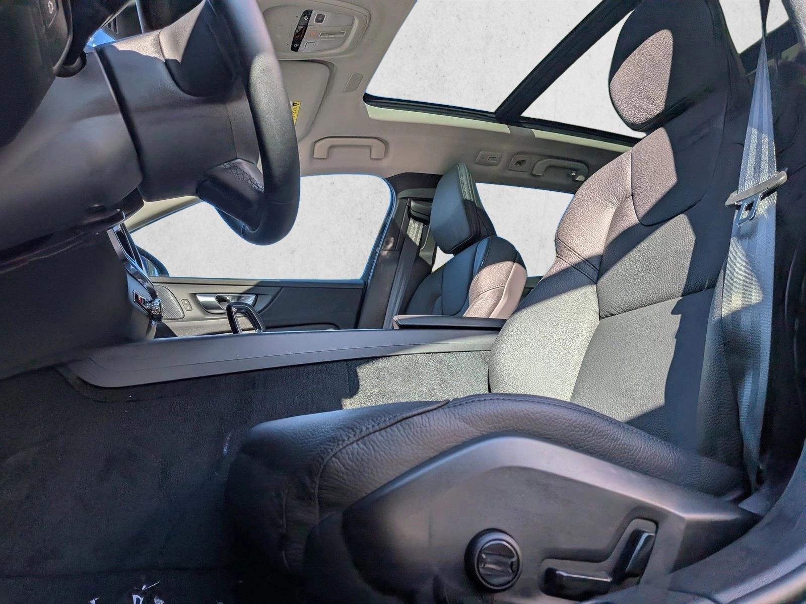 2026 Volvo V60 Cross Country Plus photo 4