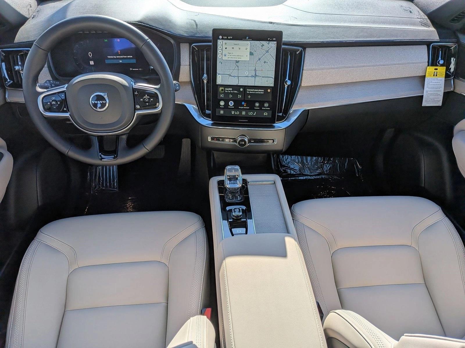 2025 Volvo XC90 Core - Photo 16