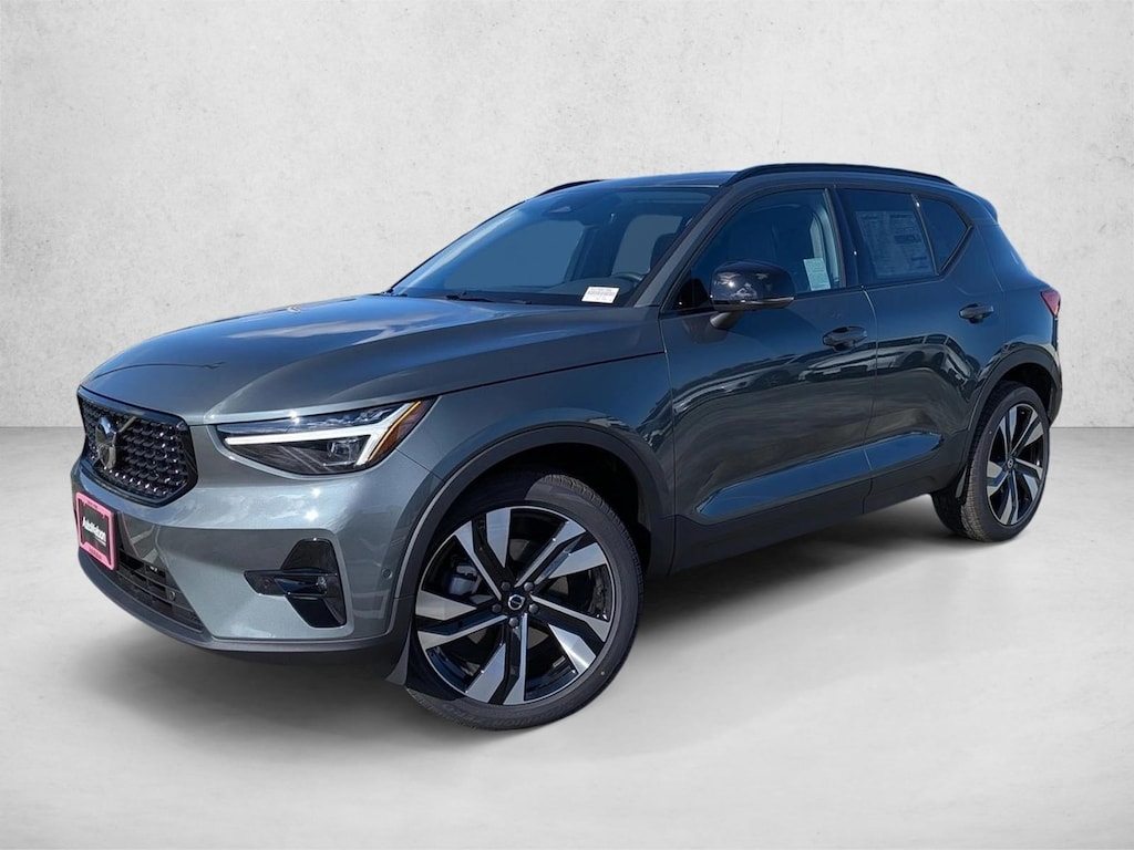 New 2026 Volvo XC40 Ultra SUV