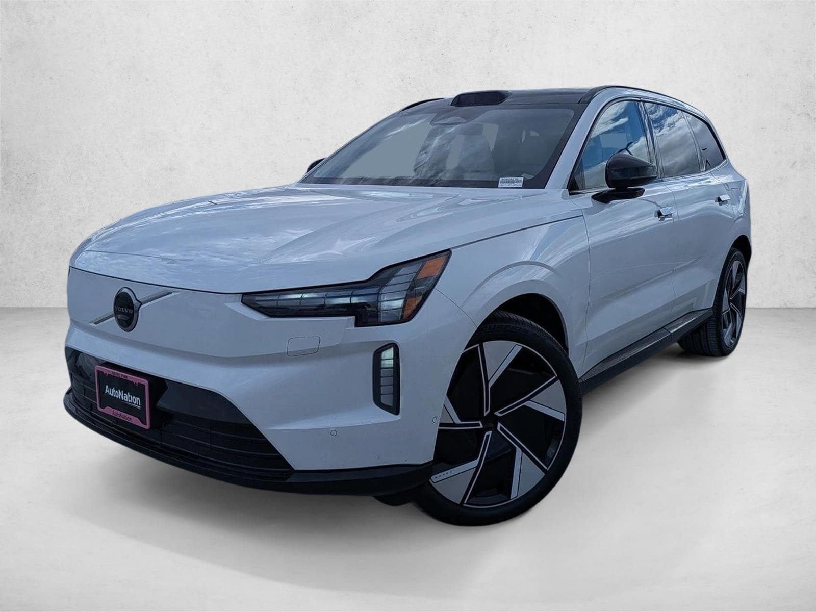 2025 Volvo EX90 Ultra's photo