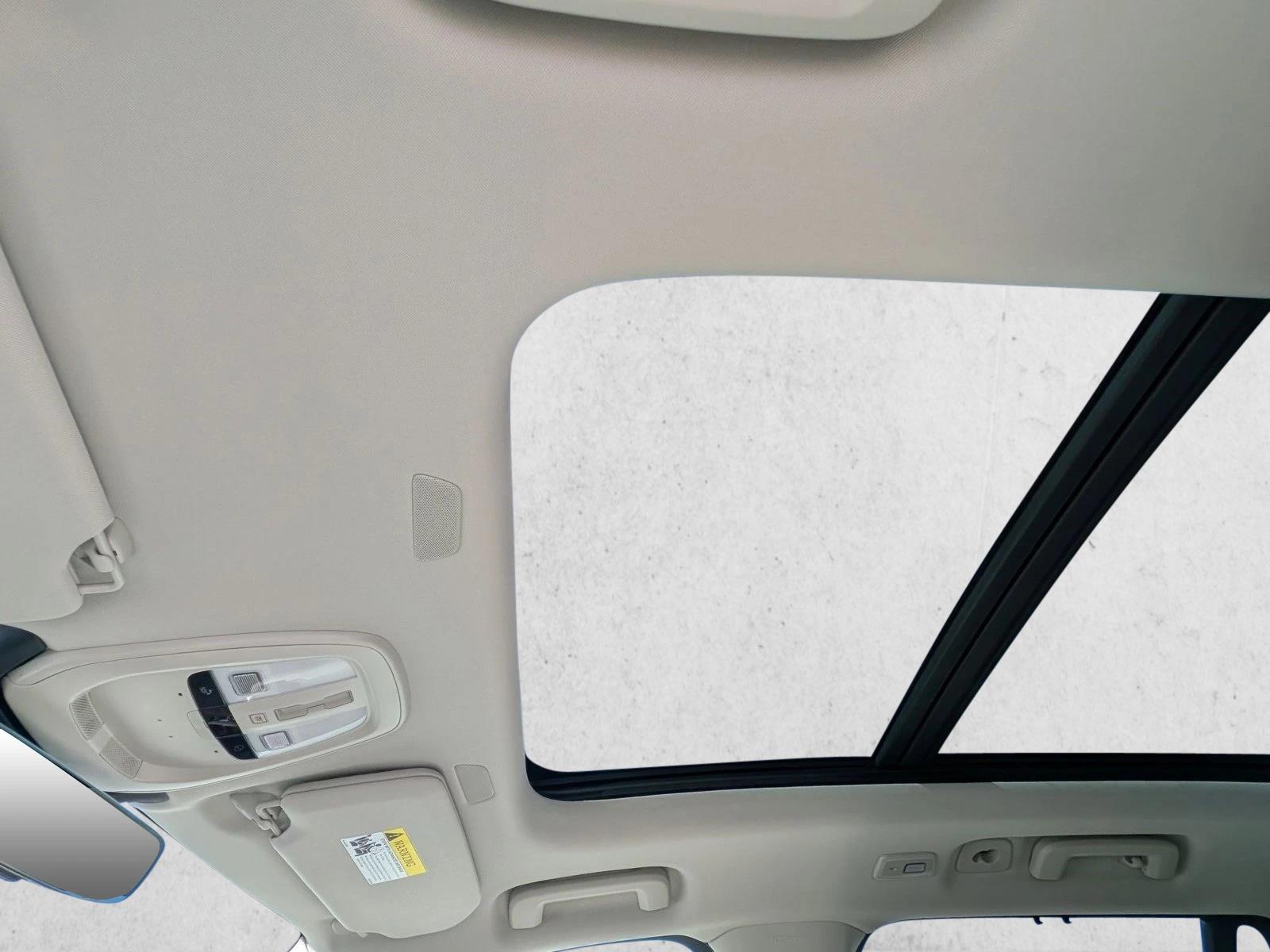 2026 Volvo XC90 plug-in hybrid Ultra photo 4