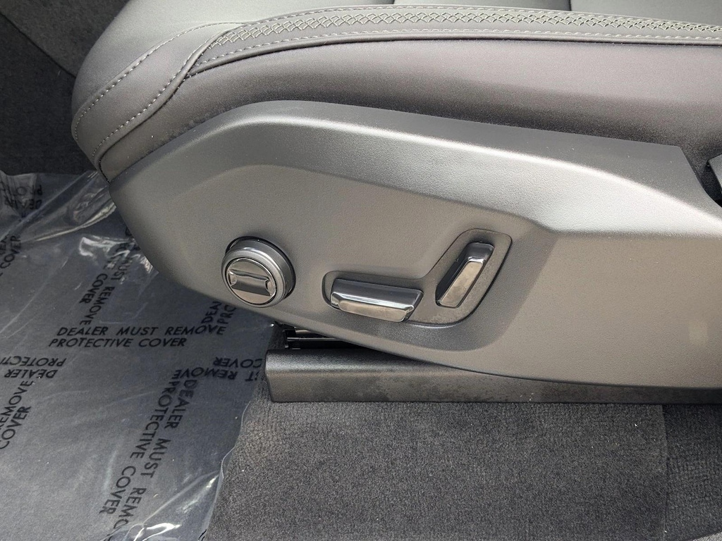 Certified 2025 Volvo XC90 plug-in hybrid T8 (2025.5) Plus 7-Seater SUV