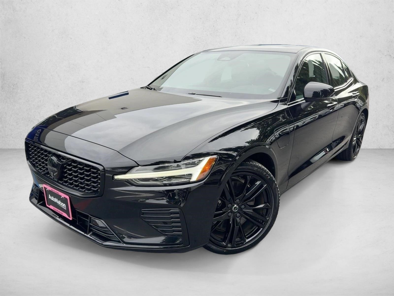 2024 Volvo S60 Plus's photo