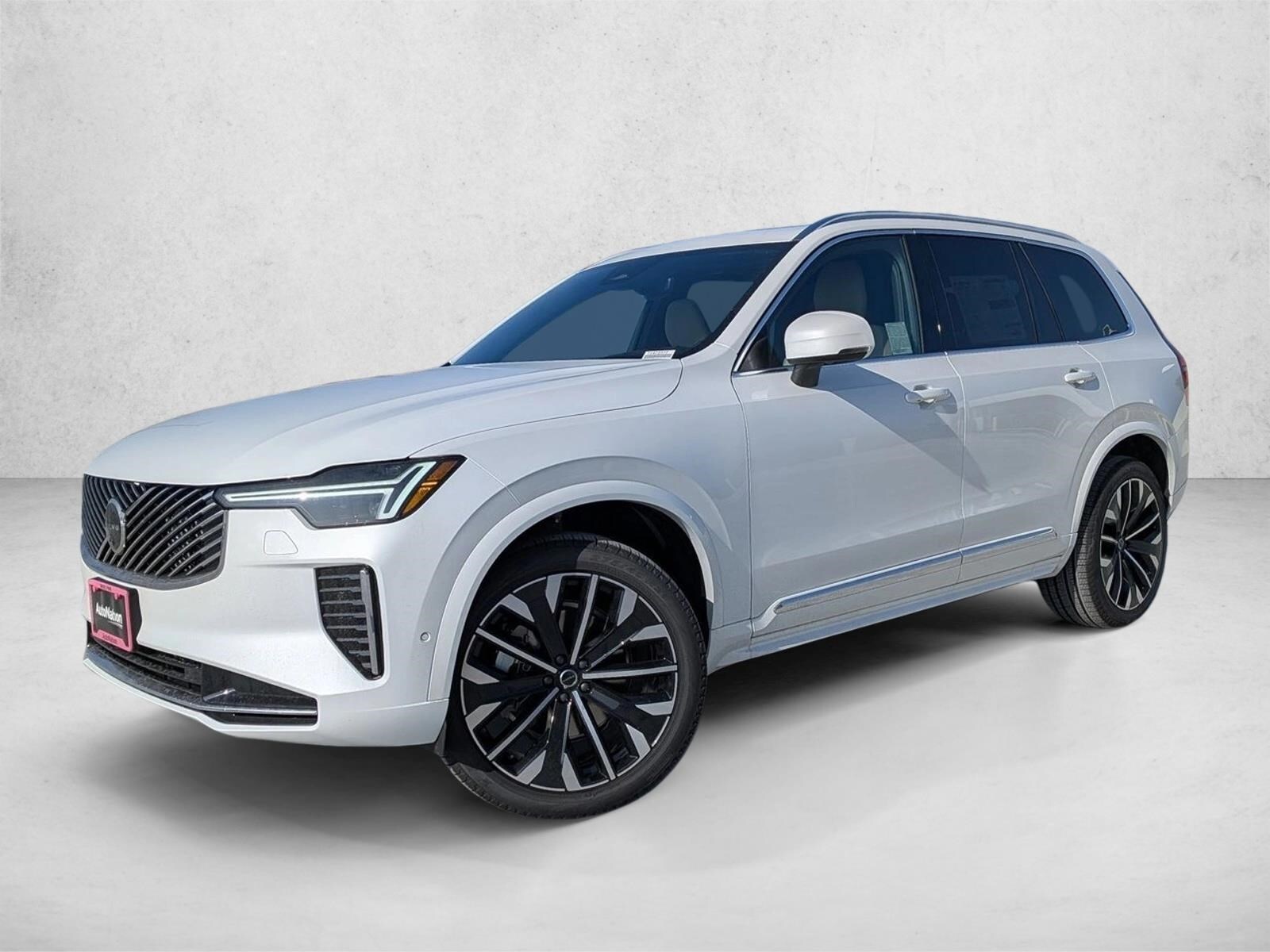 2026 Volvo XC90 Plus's photo