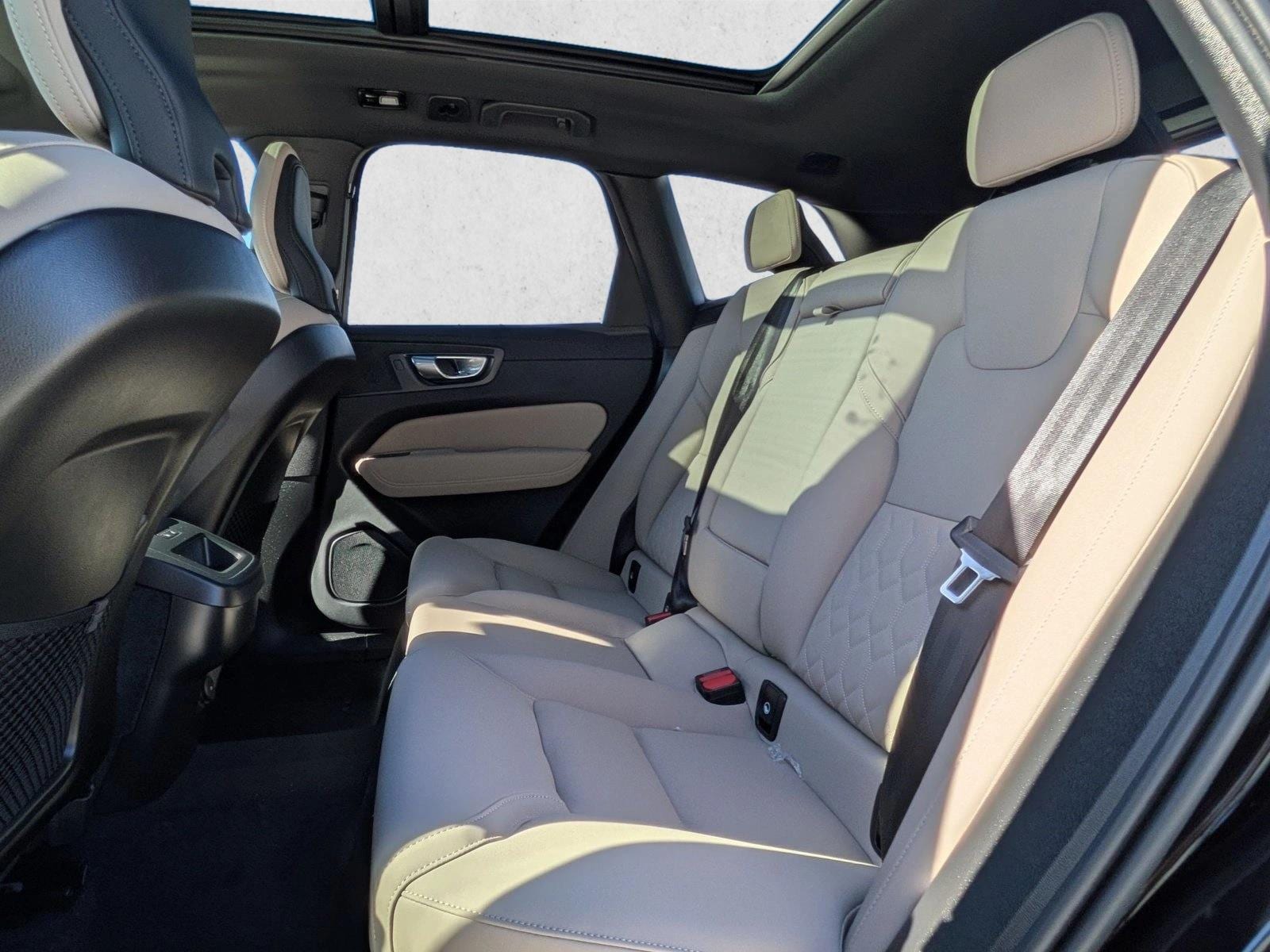 2026 Volvo XC60 Plus - Photo 20