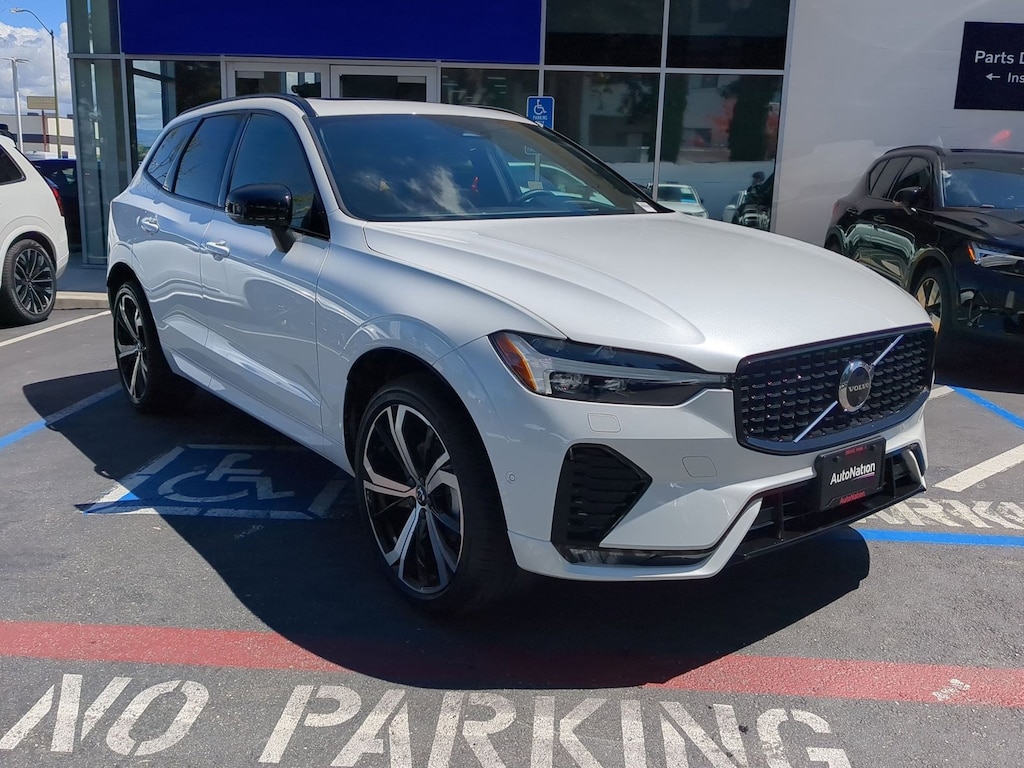 Certified 2023 Volvo XC60 B5 AWD Ultimate Dark SUV