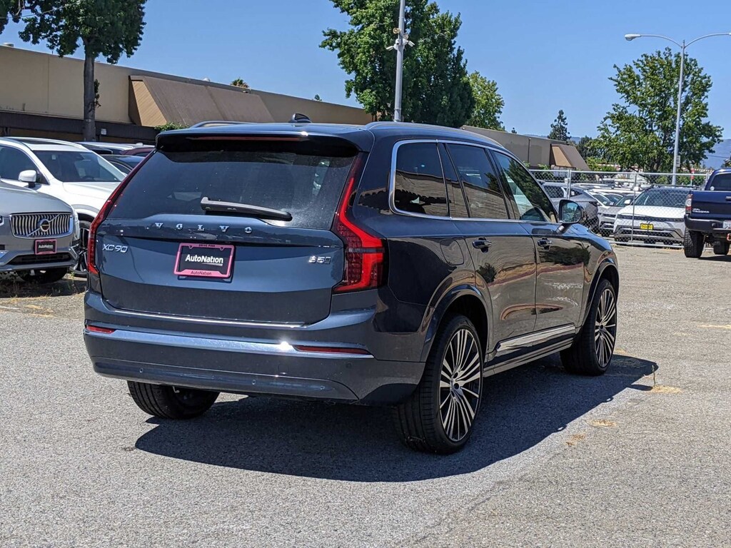New 2025 Volvo XC90 Core SUV