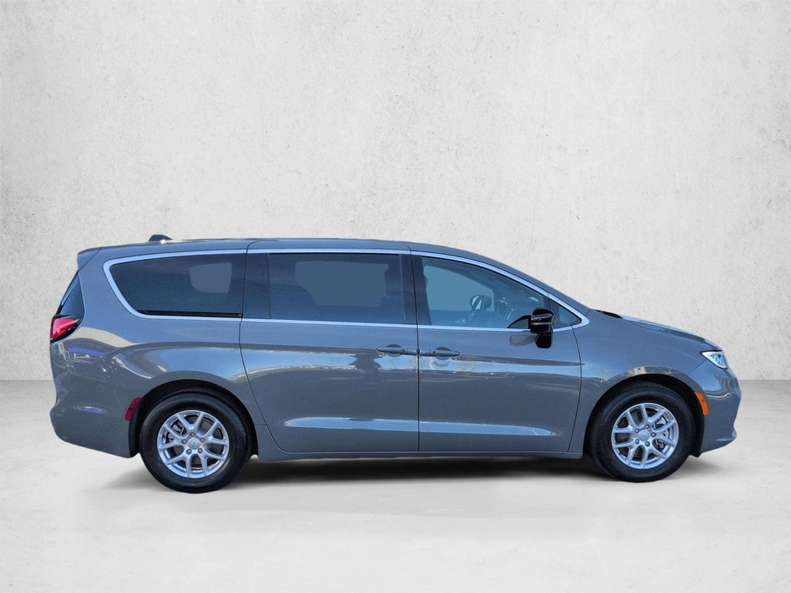 2025 Chrysler Pacifica Select photo 4