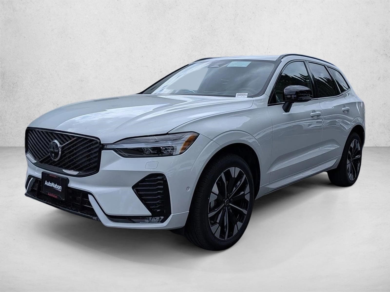 2026 Volvo XC60 B5 Plus Dark AWD's photo
