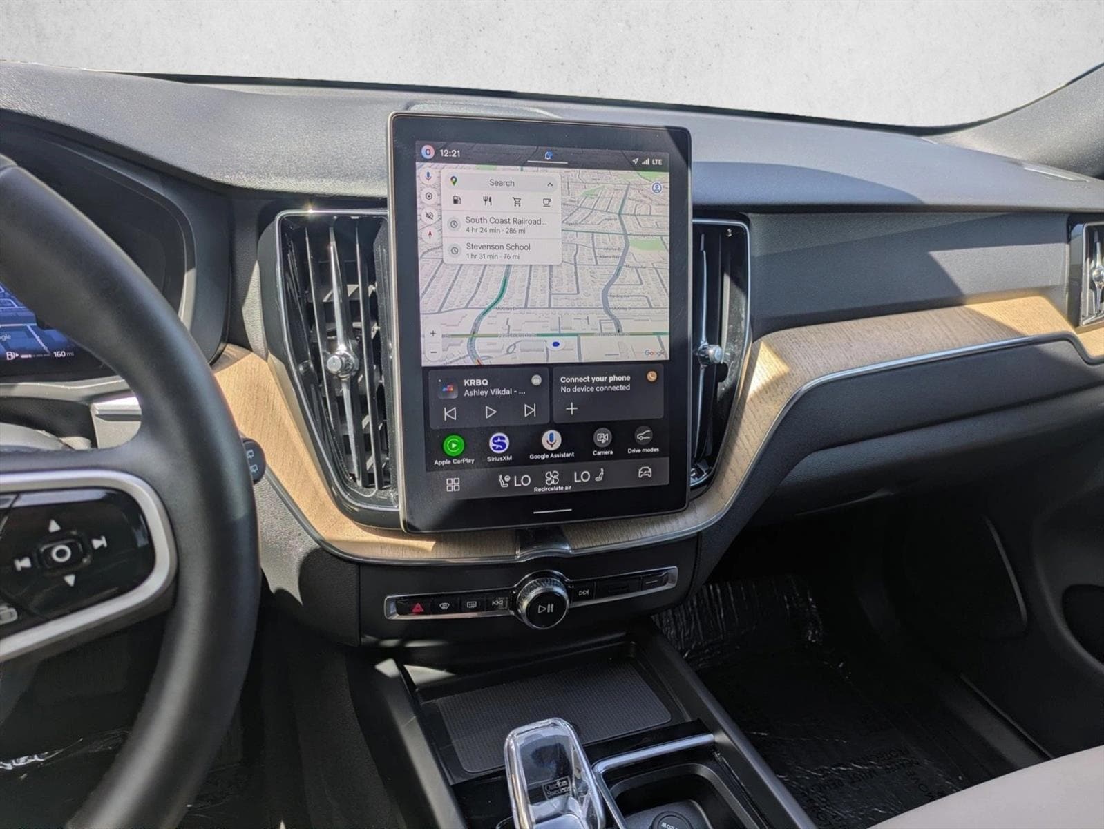 2026 Volvo XC60 Plus - Photo 15