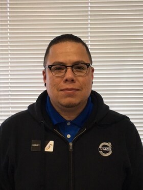 Staff member Harvey Flores from ID_05753d07c88a