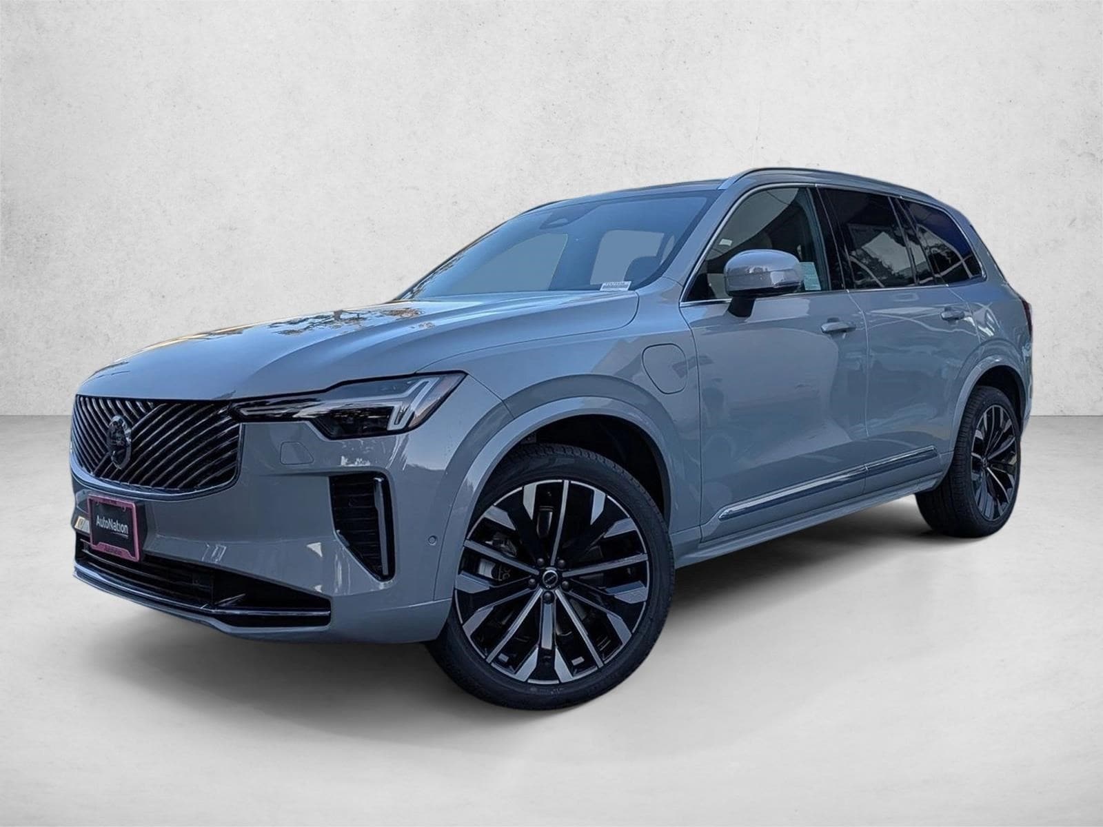 2026 Volvo XC90 Plus's photo