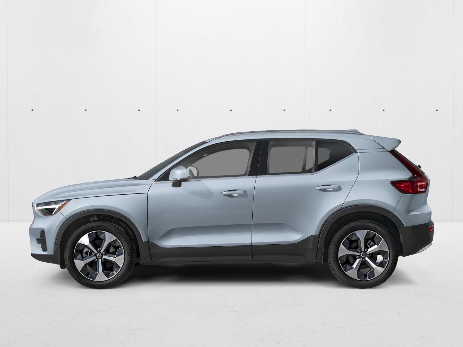 2026 Volvo XC40 Plus photo 3