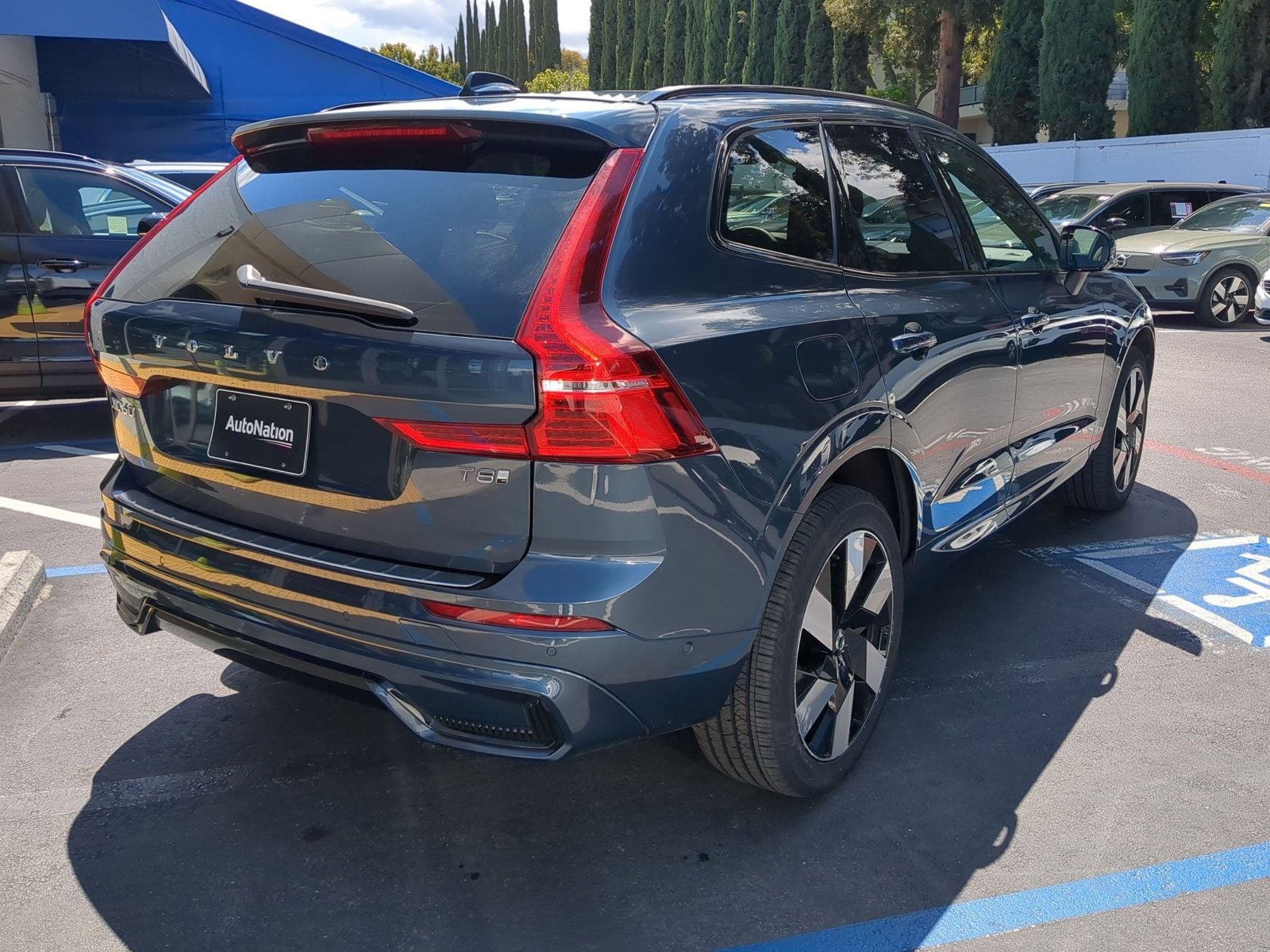 2025 Volvo XC60 plug-in hybrid T8 Plus photo 4