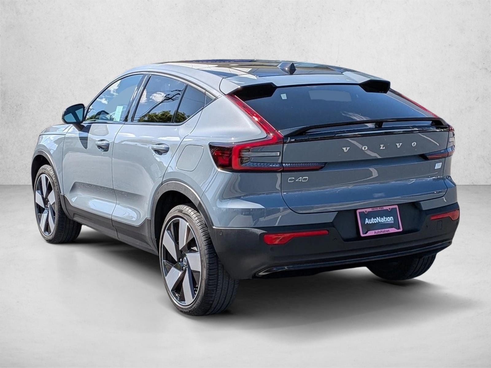 2023 Volvo C40 Recharge Pure Electric Twin Ultimate photo 3