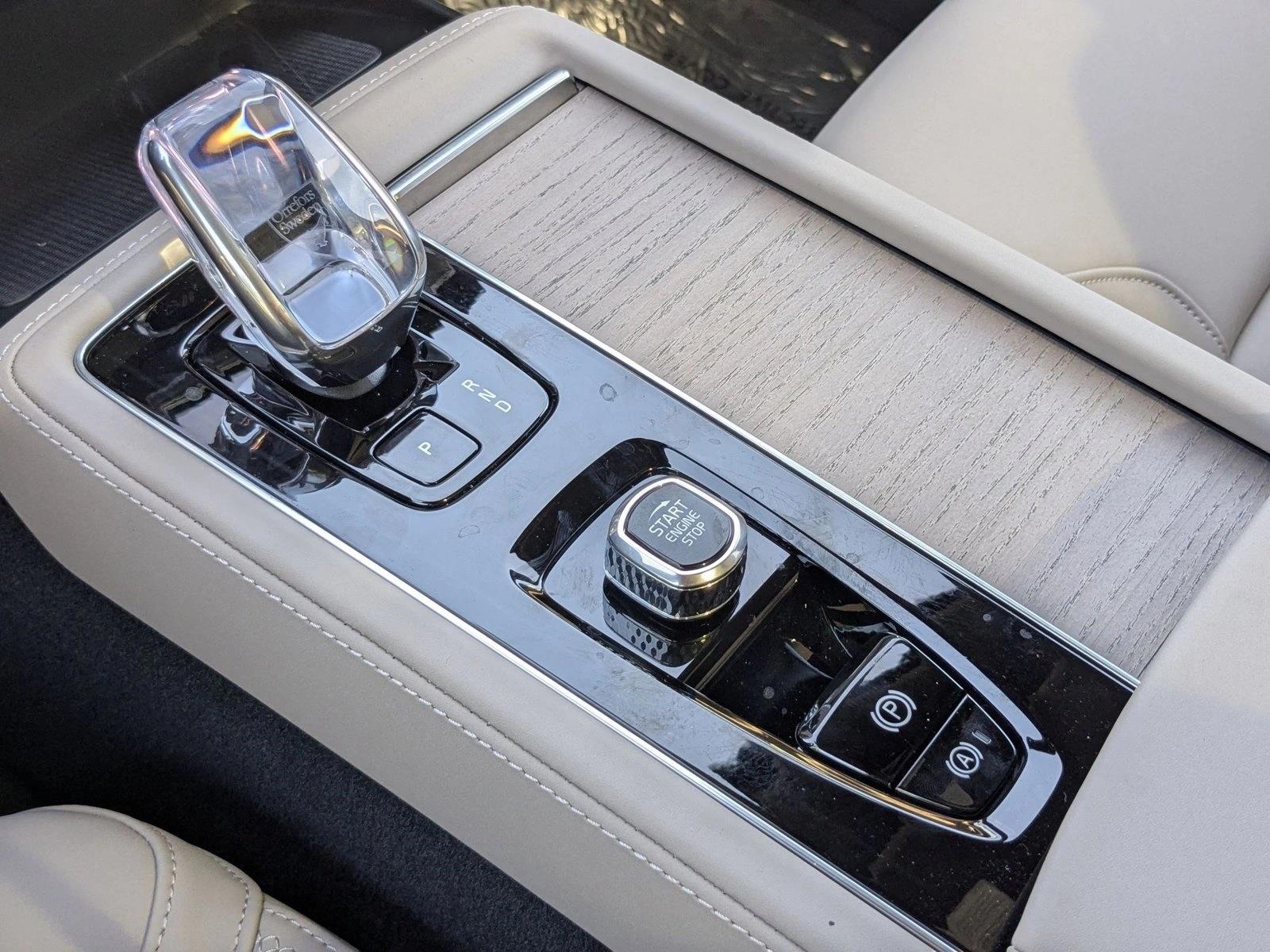 2026 Volvo XC90 Plus - Photo 12