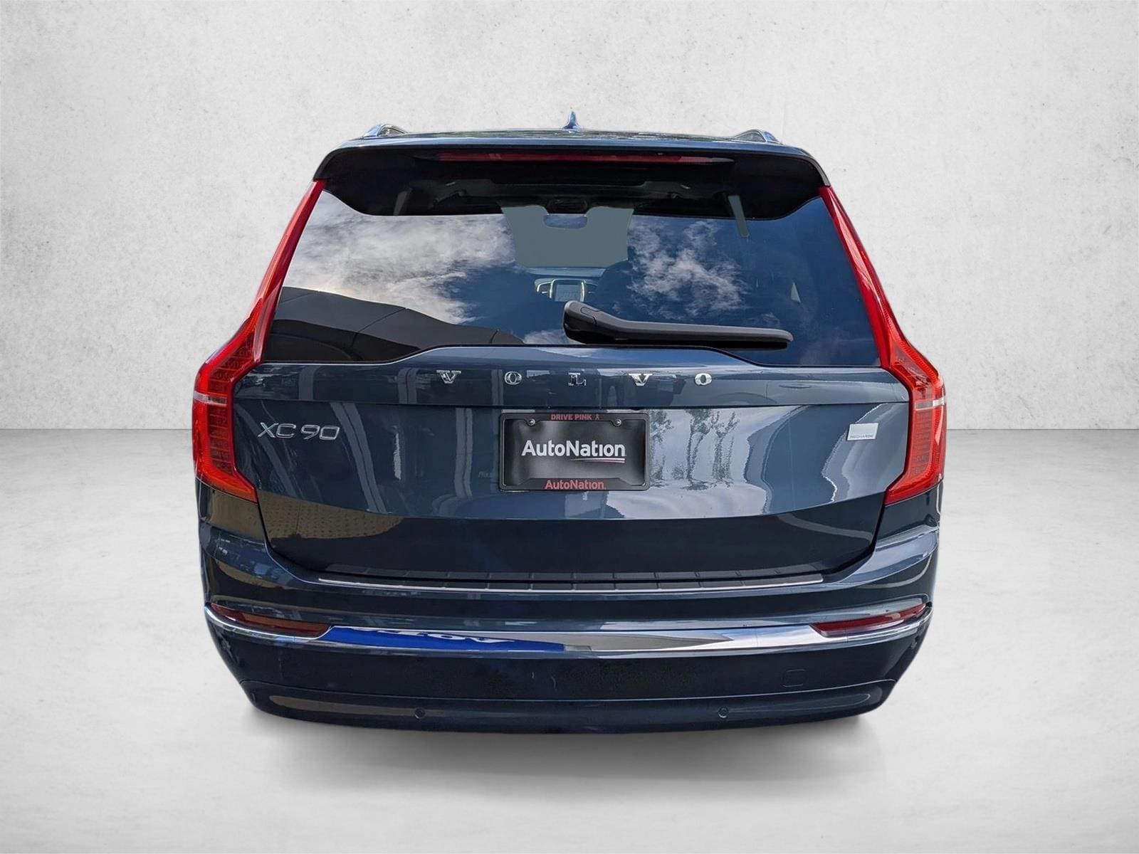 2023 Volvo XC90 Recharge Plug-In Hybrid Plus 6-Seater photo 6