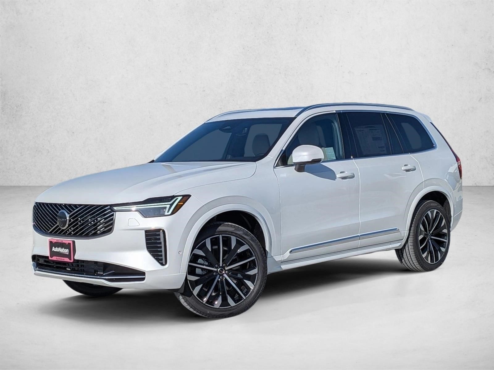 2026 Volvo XC90 Plus's photo