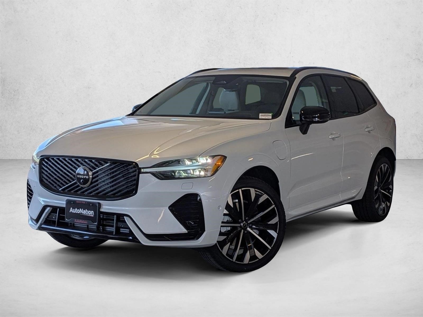 2026 Volvo XC60 T8 Ultra Dark AWD's photo