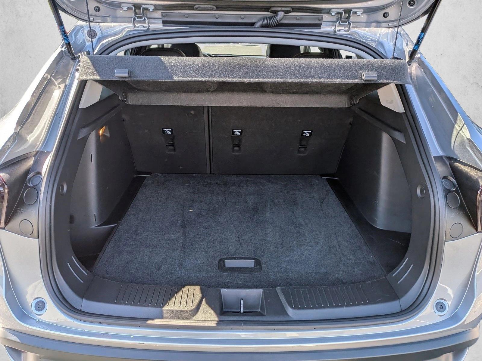 2025 Chevrolet Trax LT photo 6