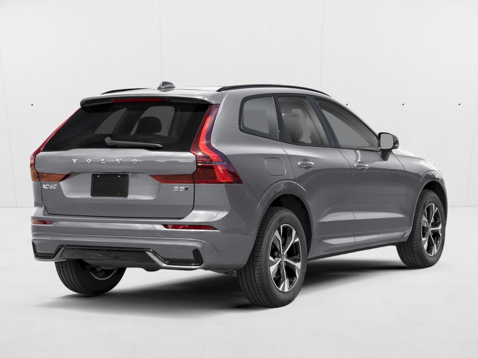 2026 Volvo XC60 Plus photo 2