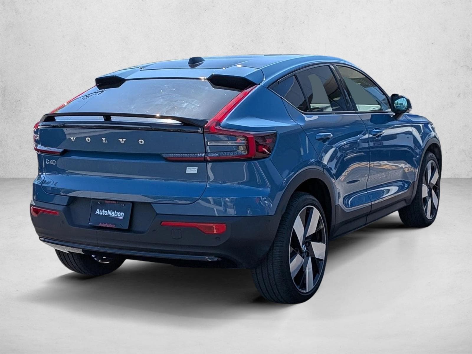 2023 Volvo C40 Recharge Pure Electric Twin Ultimate photo 4