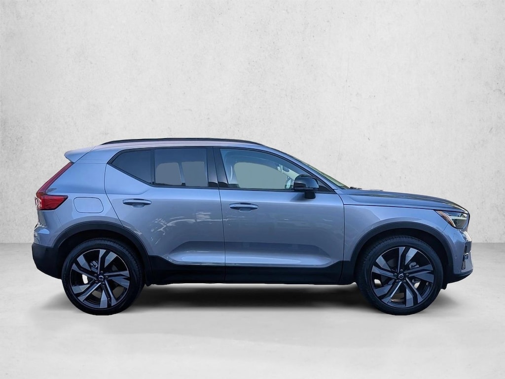 Certified 2026 Volvo XC40 B5 Ultra SUV