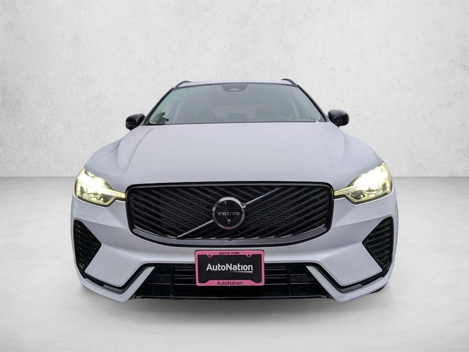 2026 Volvo XC60 plug-in hybrid Ultra photo 6